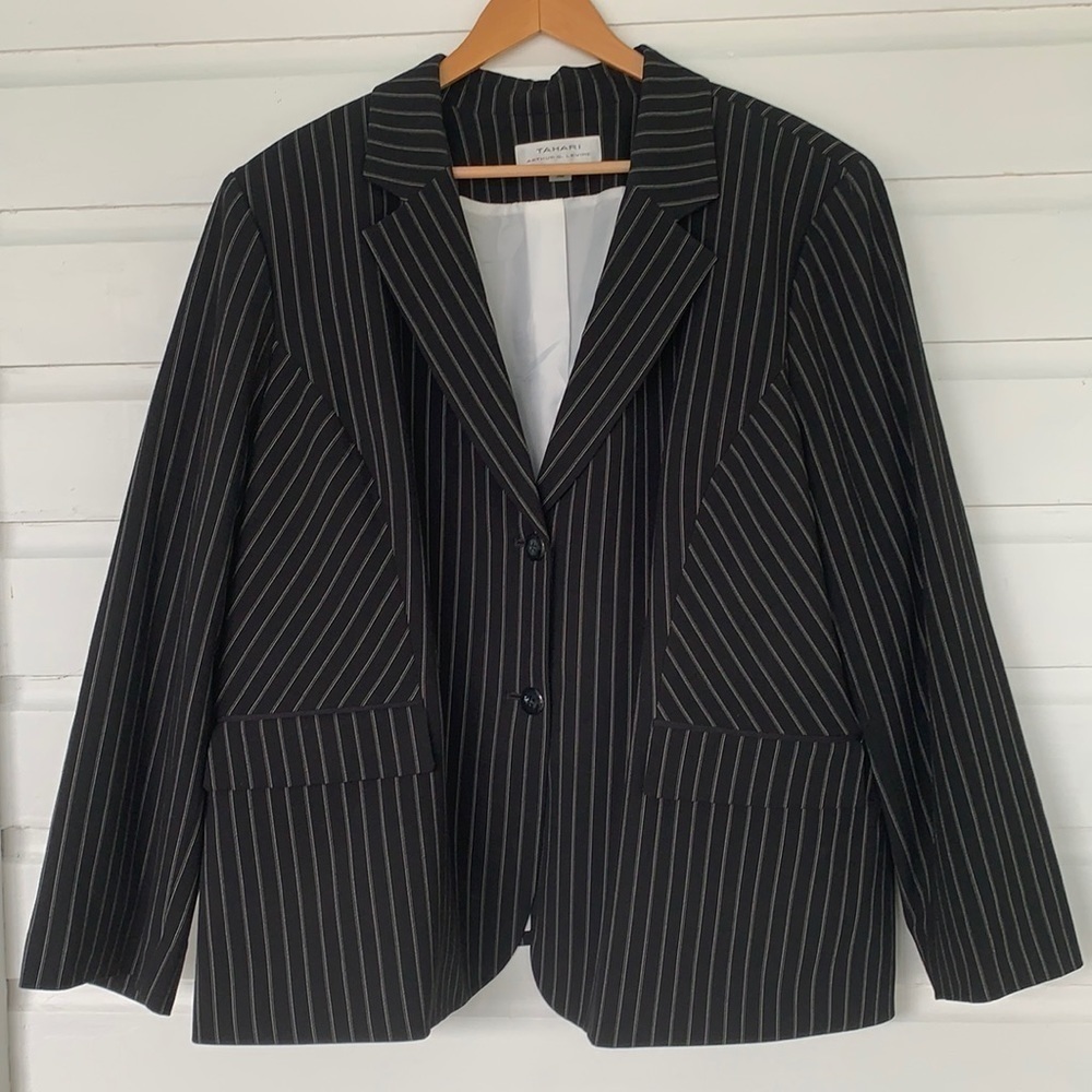 Tahari Arthur S. Levine | Pin Stripe Black Structured Lined 2 Button Jacket 24W